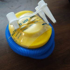 Pompe à air manuelle en plastique alimentée par batterie pour canapé gonflable, bouée de natation, utilisation en piscine - Product Image 2