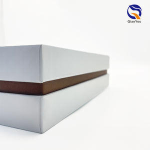 Caja de Regalo de Papel Personalizada con Tapa de Tapa Dura Premium, Forma de Disco, Recubrimiento UV, para Botella de Cosméticos de 5 ml - Product Image 5