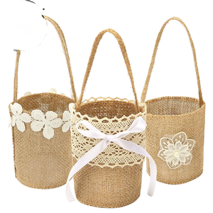 Cesta rústica para niña de las flores con asa de lino para ceremonia de boda, cesta de macramé de arpillera para dulces, regalos y fiestas - Product Image 3