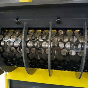 Trituradora Industrial de un Solo Eje de Gran Capacidad para Bolsas Jumbo, Rollos de <span class=keywords><strong>Película</strong></span>, Barriles de Plástico, Residuos Electrónicos y Chatarra - Product Image 6
