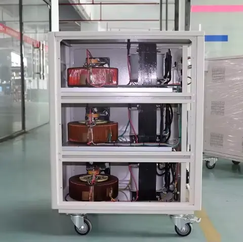 Automatic 3-Phase Servo Motor Voltage Stabilizer 60 KVA SVC for Water Pump Elevator or Lift