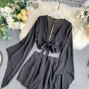 新作夏2個衣装女性用フレアスリーブクロップトップ + 広い足のショートパンツファッション女性セクシーなソリッドシフォンスーツセットショーツ - Product Image 6