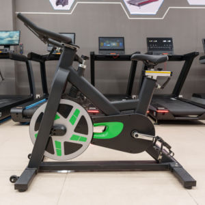 Bicicleta de spinning comercial de estructura robusta para fitness en interiores, bicicleta de ejercicio para entrenamiento aeróbico, para gimnasios y clubes, venta al por mayor - Product Image 5