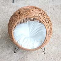 Lit pour chat en osier tissé à la main, vente chaude en usine, niche semi-fermée pour chat, nid pour chat mignon pour l'hiver et l'été, meubles pour animaux de compagnie écologiques