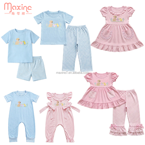 Conjunto de Dos Piezas de Ropa Infantil Personalizada de la Serie Familiar, Diseño de Bordado de Pascua, Conjunto de Primavera Verano para Niña Pequeña - Product Image 1