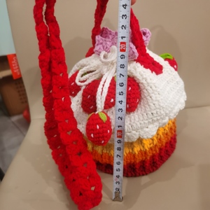 2025 New Fashionable <b>Sweet</b> Cute Customizable Handmade Crochet Strawberry Cake Bag Mother's Day Gift - Product Image 5