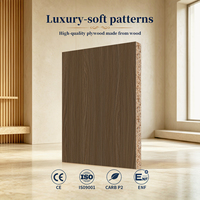 Panneaux de particules E0 OSB3 certifiés CE de qualité supérieure pour la fabrication de meubles modernes, panneaux de particules 4x8 de 18 mm et 9 mm, panneaux de particules pour meubles