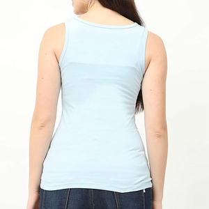 เสื้อกล้ามถักคอวีสีฟ้าอ่อนสำหรับผู้หญิง โลโก้ด้านหน้า สวมใส่สบาย ระบายอากาศได้ดี ผ้าฝ้าย 100% ความยาวปกติ สไตล์สปอร์ต - Product Image 4