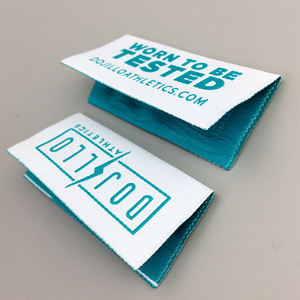 Logo de marque personnalisé 100% Polyester, étiquettes tissées pour vêtements et vêtements - Product Image 3