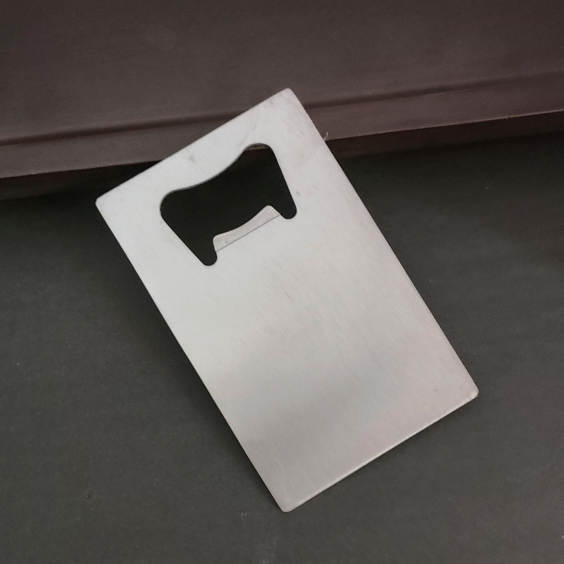 Card-shaped primary color (8.5*5.5cm)