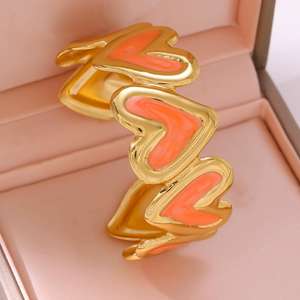 Bracelets Joncs Tendance en Acier Inoxydable Plaqué Or 18K, Émaillés, Anti-Transpiration, Motif Cœur <span class=keywords><strong>Ouvert</strong></span>, pour Femme, Vente en Gros - Product Image 3