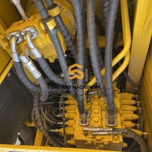 รถขุดไฮดรอลิกแบบตีนตะขาบ Komatsu PC210 มือสอง ขนาด 21 ตัน พร้อมหัวเจาะดิน ความจุบุ้งกี๋ 1.2 เมตร  พร้อมเครื่องยนต์ เกียร์ และมอเตอร์ - Product Image 5