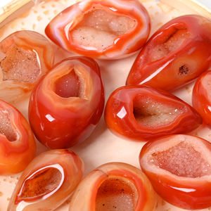 도매 천연 타원형 레드 아게이트 크리스탈 스톤 연마된 카넬리안 지오드 쿼츠 보석 홈 장식용 - Product Image 1