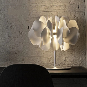 Lámpara de mesa moderna con forma de pétalo, fuente de luz LED E27 para sala de estar, dormitorio, estudio, diseño sencillo, iluminación ambiental - Product Image 1