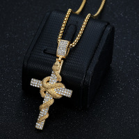 Bijoux Hip Hop Collier pendentif croix en acier inoxydable plaqué or avec plaque de serpent en cristal