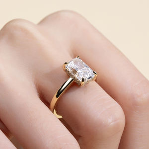 Anillo de Lujo para Mujer con Diamante Sintético Cultivado en Laboratorio, Corte Radiante, Oro Sólido de 18K, Certificado IGI, Modelo MSR-2052 - Product Image 6