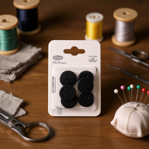 Bottoni neri Ilan da 25 mm a 2 fori, confezione da 6 per cucito di abbigliamento - Product Image 2