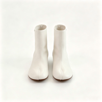 Sepatu Boots Kulit Sapi Putih Lembut Model Split Toe Wanita, Gesper Belakang, Ritsleting, Hak Sedang, Pendek, Elegan, Musim Gugur Musim Dingin, MOQ Rendah