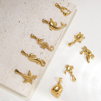Bijoux d'été délicats en vrac Vente en gros d'animaux marins Hippocampe Mignon Hip Hop Pendentif plaqué or Collier en acier inoxydable Charm
