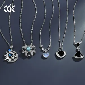 Cde Ssyn010 Creativiteit Sieraden 925 Sterling Zilveren Ster-Maan-Zon Totem Ketting Groothandel Rhodium Vergulde Blauwe Kristallen Ketting