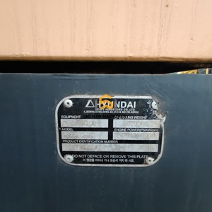 Excavatrice sur chenilles hydraulique Hyundai 305LC-9T d'occasion, fiable et durable, pour travaux de terrassement et d'ingénierie, composants essentiels : moteur et pompe - Product Image 6