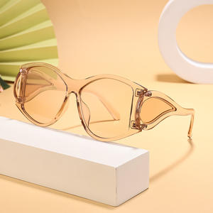 Lunettes de soleil de cyclisme pour femmes sur mesure, style Instagram, monture large rouge, verres PC UV400 - Product Image 4