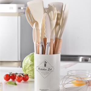 Juego de Utensilios de Repostería y Horneado de Silicona Ecológicos de 12 Piezas con Mango de Madera, Marca Jiangyang, Venta al por Mayor - Product Image 5