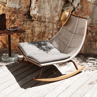 Canapé de jardin moderne d'extérieur, table basse de balcon, combinaison de chaises longues et balancelles pour jardin, cour et terrasse avec coussins