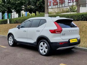 Vo-lvo <span class=keywords><strong>XC40</strong></span> 2021 T4 AWD Momentum 2.0T Turbo 8AT 4x4 permanent SUV compact de luxe 5 places familial essence d'<span class=keywords><strong>occasion</strong></span> - Product Image 4