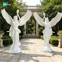 Prêt à être expédié et en promotion : Lampe torche ange personnalisable en fibre de verre blanche, sculpture lumineuse pour jardin de villa extérieur