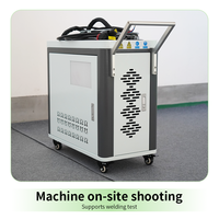 Machine de décapage de rouille au laser portable 100W pour le nettoyage des métaux, l'élimination de la peinture et de l'huile.