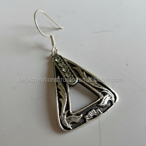 Boucles d'oreilles rectangulaires en argent sterling 925 Cadeau de conception de forme rectangulaire pour mariage et fête - Product Image 1