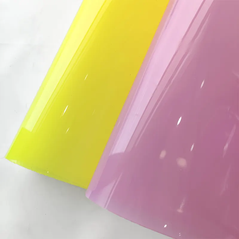 PVC de vidrio suave coloreado para hacer tapetes de mesa, bolsas y zapatos de lluvia película de PVC