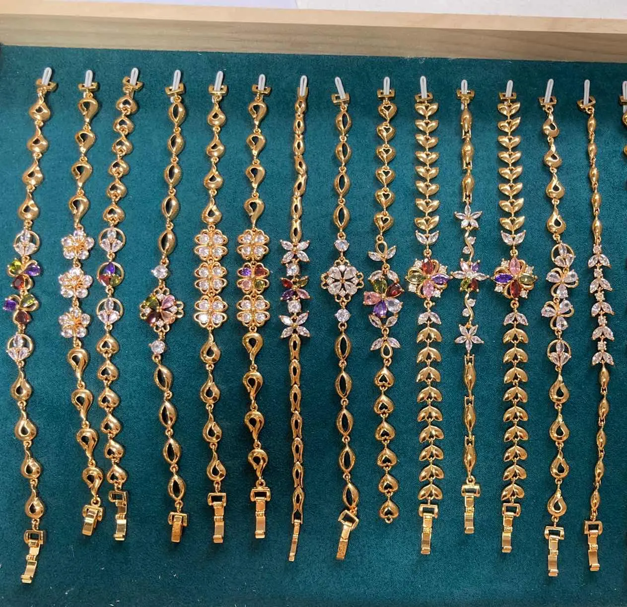 Grosir gelang wanita berlian kustom perhiasan mode tembaga zirkonia kubik berlapis emas 18k