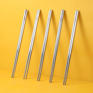 Palillos de acero inoxidable 304, juego de 10 pares, gruesos, resistentes al calor, para uso familiar, color sólido, solo lavar a mano - Product Image 4