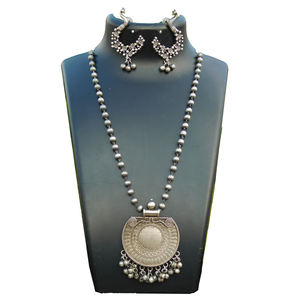 Collar de plata de latón con piedra de rodio para mujer y niña, Gargantilla, diseño occidental, hecho a mano, última colección - Product Image 1