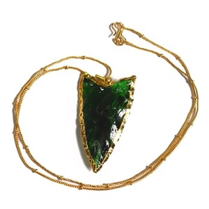 Verre vert Sculpté Flèches Collier naturel - Product Image 1