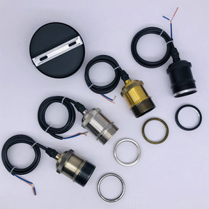 Kit de support de <span class=keywords><strong>lampe</strong></span> suspendue rétro E26/E27 avec douille à vis en aluminium, base d'ampoule en laiton et en PC, douille de <span class=keywords><strong>plafond</strong></span> et câble de 3 m - Product Image 4