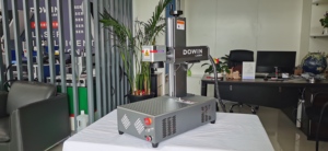 เครื่องทำเครื่องหมายเลเซอร์ไฟเบอร์แบบไดนามิก3D สี Mopa JPT 100W 60W พร้อมใบรับรอง CE - Product Image 2