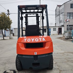 Good Condition Toyota 30 Diesel <b>Forklift</b> Truck Low Price Toyota 3T 3 Ton Used Diesel <b>Forklift</b> Original Japan - Product Image 6