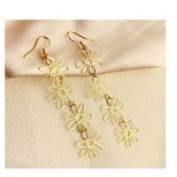 DAIHE Nouvelles Boucles d'Oreilles Clous Haut de Gamme en Acier Inoxydable Plaqué Or 18 carats, Design Tendance à Crochet pour Femme