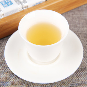 Thé Blanc du Yunnan en Petites Briques Indépendantes 2020 – Soulage la Fatigue – Petite Briquette Dorée - Product Image 5