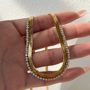 2023 Dazan Otoño Invierno caliente nuevo 18K Pvd chapado en oro acero inoxidable pulido 5a circón señora flecos hoja espiga collar - Product Image 3