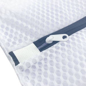 Sac de Lavage Tendance pour Soutiens-Gorge et Lingerie en Maille de Polyester Durable – Idéal pour Sous-Vêtements Délicats, Chaussettes et Collants – Lot de 3 Luxe pour la Maison et les Voyages - Product Image 4