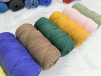 Penjualan langsung grosir 100% benang kaus tenunan tangan poliester 200g elastisitas tinggi DIY rajutan karpet benang dicelup strip kain