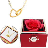 Boîte cadeau de bijoux avec roses éternelles rouges de la Saint-Valentin, fleurs de roses réelles conservées avec boîte à bijoux et boîte à bijoux en acrylique