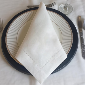 Serviettes en lin brodées personnalisées Serviettes en tissu <span class=keywords><strong>de</strong></span> <span class=keywords><strong>mariage</strong></span> réutilisables <span class=keywords><strong>de</strong></span> style classique avec ourlet <span class=keywords><strong>pour</strong></span> présentations à la <span class=keywords><strong>table</strong></span> du dîner - Product Image 2