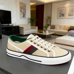 Chaussures décontractées de luxe à lacets en maille pour hommes et femmes |   Chaussures de haute qualité sans odeur, vente en gros et service personnalisé disponible - Product Image 3