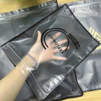 Sacs d'emballage en plastique pour vêtements noirs personnalisés, sacs refermables à fermeture éclair, sacs à fermeture éclair brillants et givrés, sacs à fermeture éclair personnalisés pour vêtements