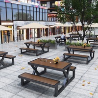 Tables d'extérieur commerciales imperméables intégrées Combinaison de table de chaise conjointe de parc de jardin de cour rouge pour l'usage extérieur